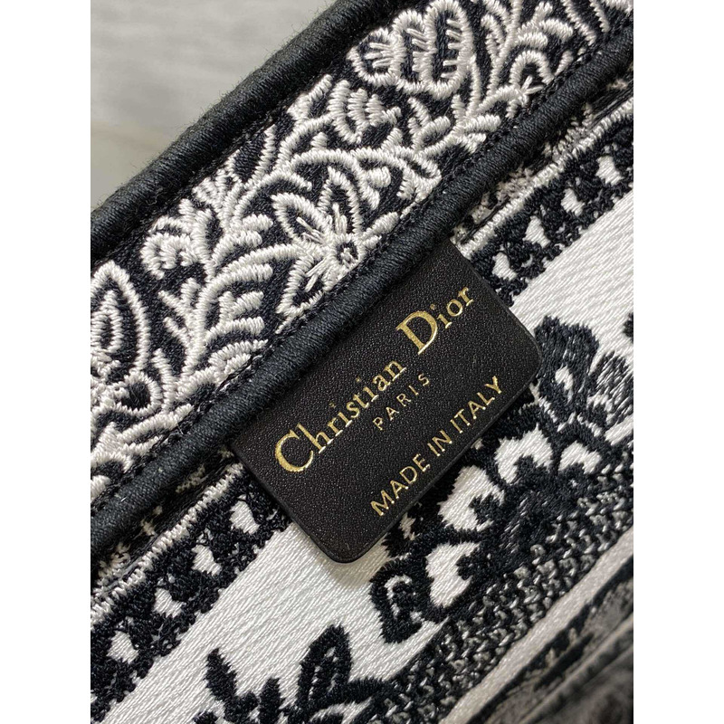 ch**an D*or hat basket bag white and black butterfly bandana embroidery