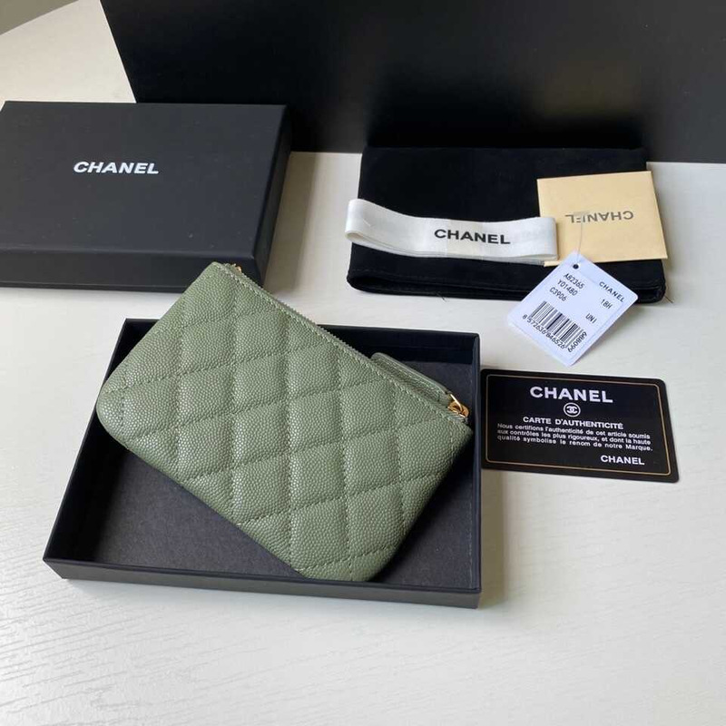 Ch*el caviar quilted zipped key holder case light green
