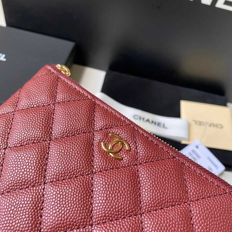 Ch*el Ch*el caviar quilted zipped key holder case red