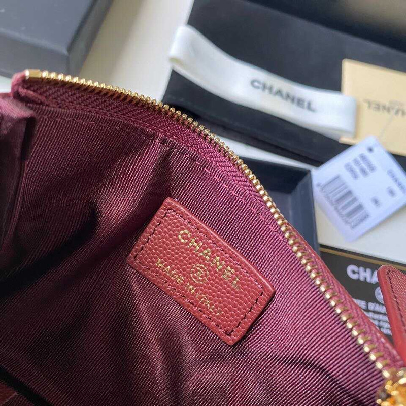 Ch*el Ch*el caviar quilted zipped key holder case red