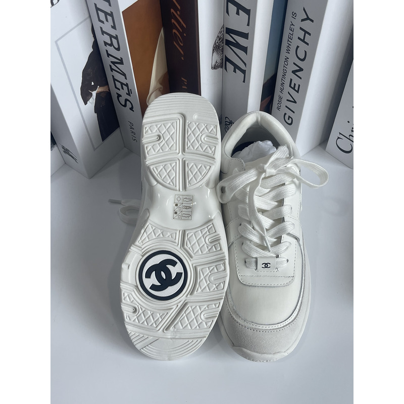 l**is V*t*n lv trainer with logo white