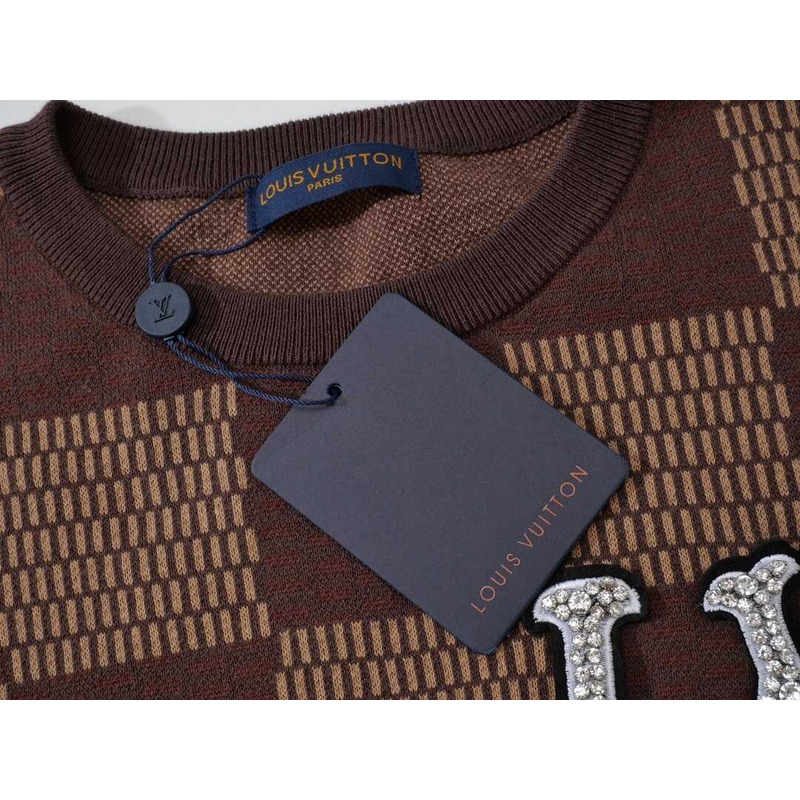 l**is V*t*n short-sleeved cotton damier crewneck with crystal lv patch sienna