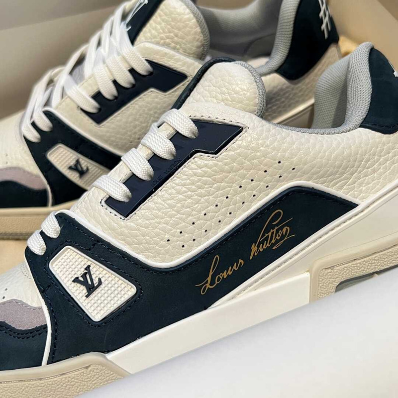 l**is V*t*n trainer white dark blue