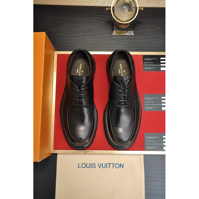 l**is V*t*n baroque derby black