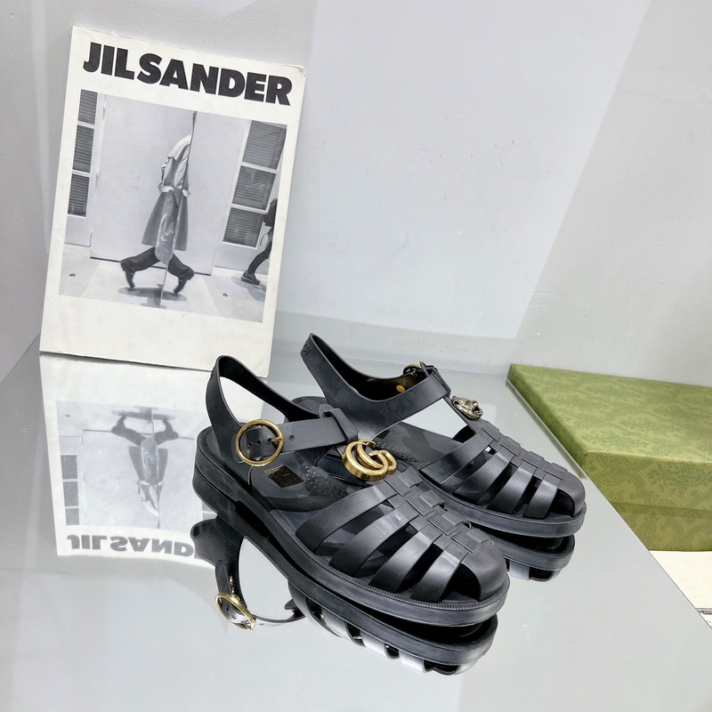 G*u*i rubber buckle strap sandals black