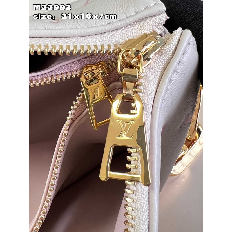 l**is V*t*n coussin bb white