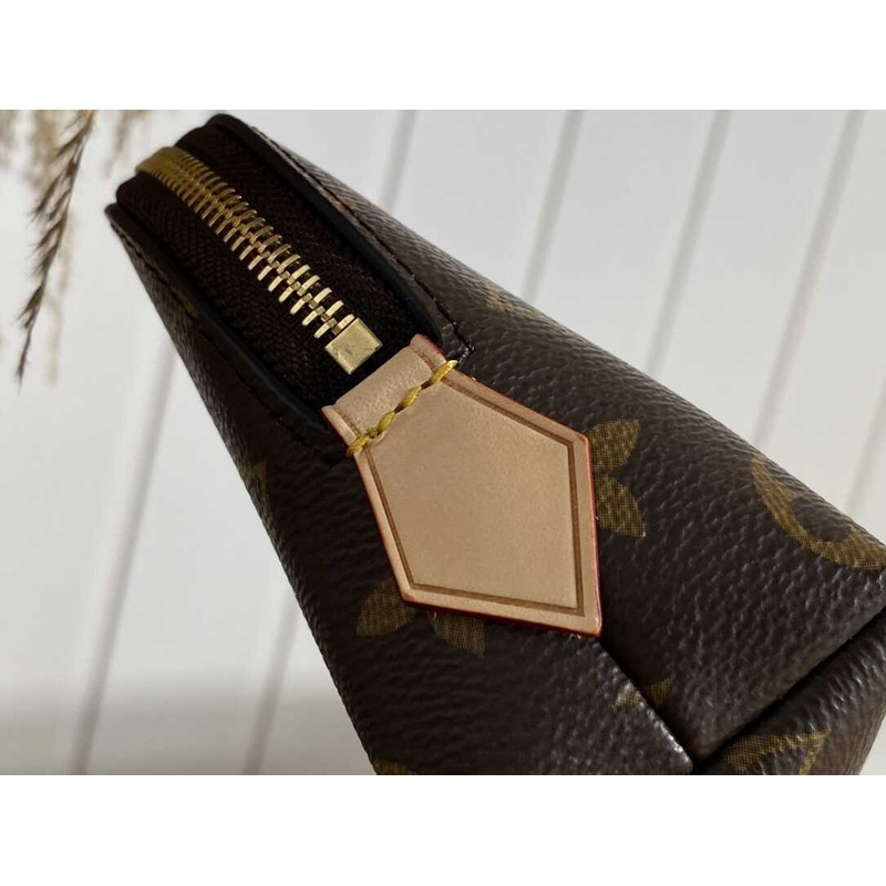 l**is V*t*n cosmetic pouch pm