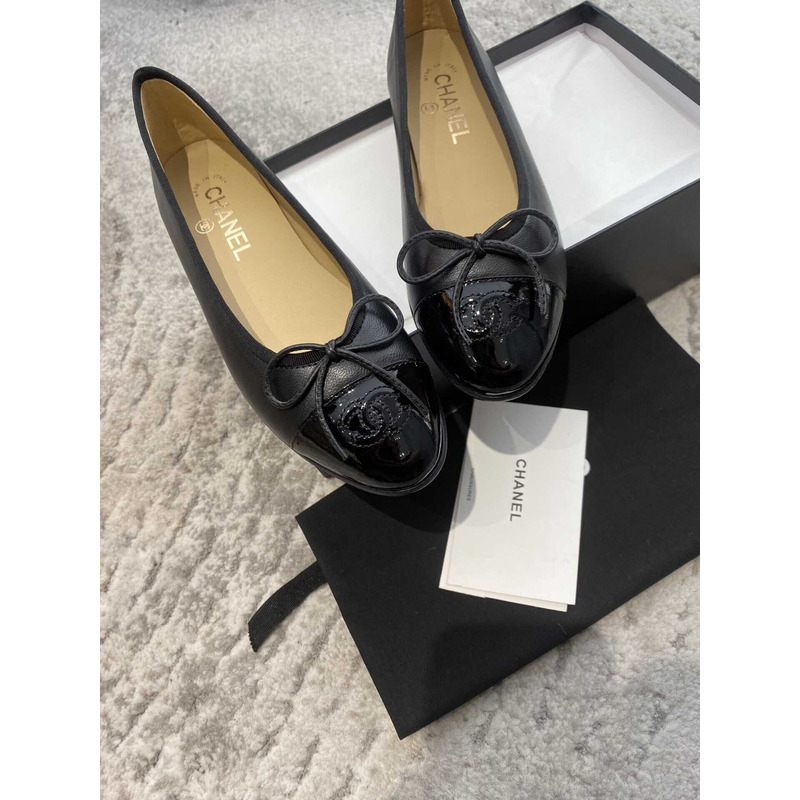 Ch*el black leather cc cap toe ballet flats