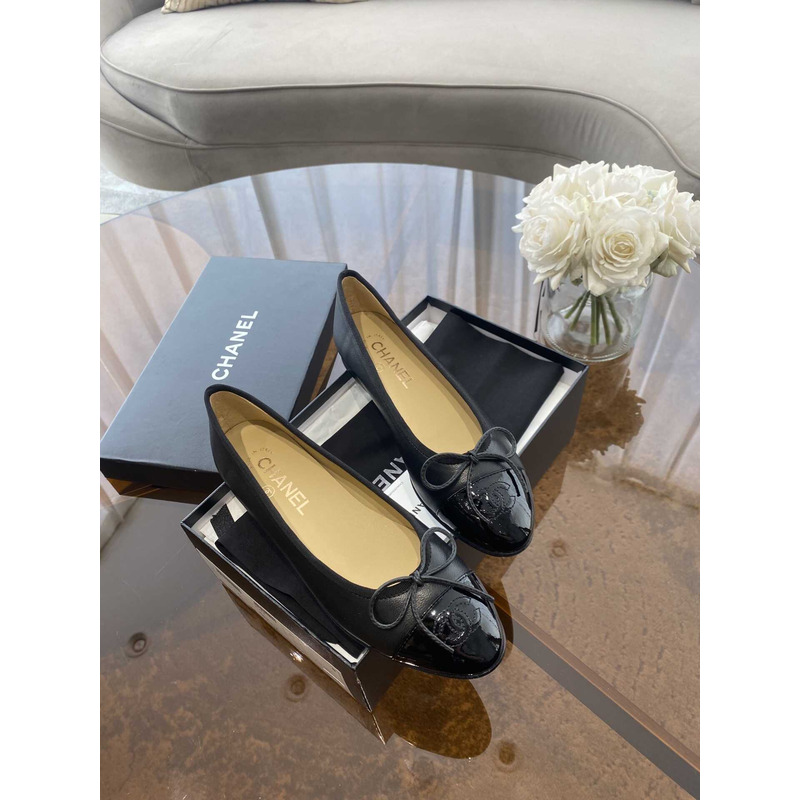 Ch*el black leather cc cap toe ballet flats