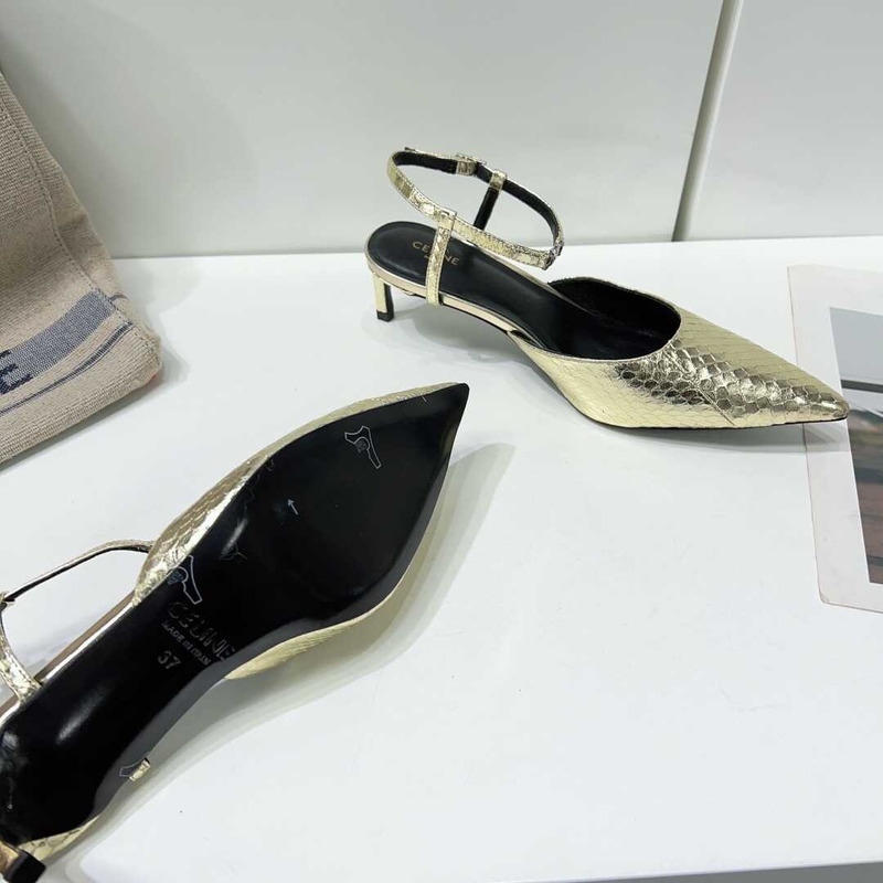 Ce**e kitten with strap triomphe pumps golden