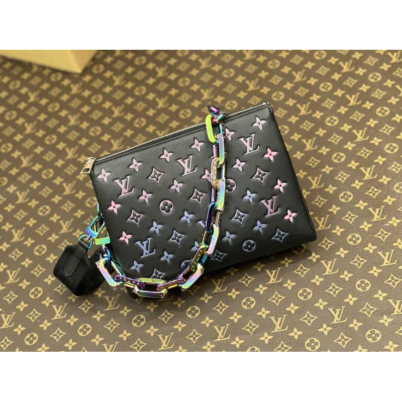 l**is V*t*n coussin pm black