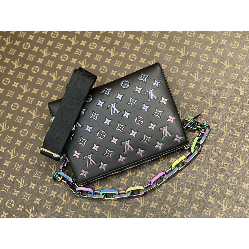 l**is V*t*n coussin pm black