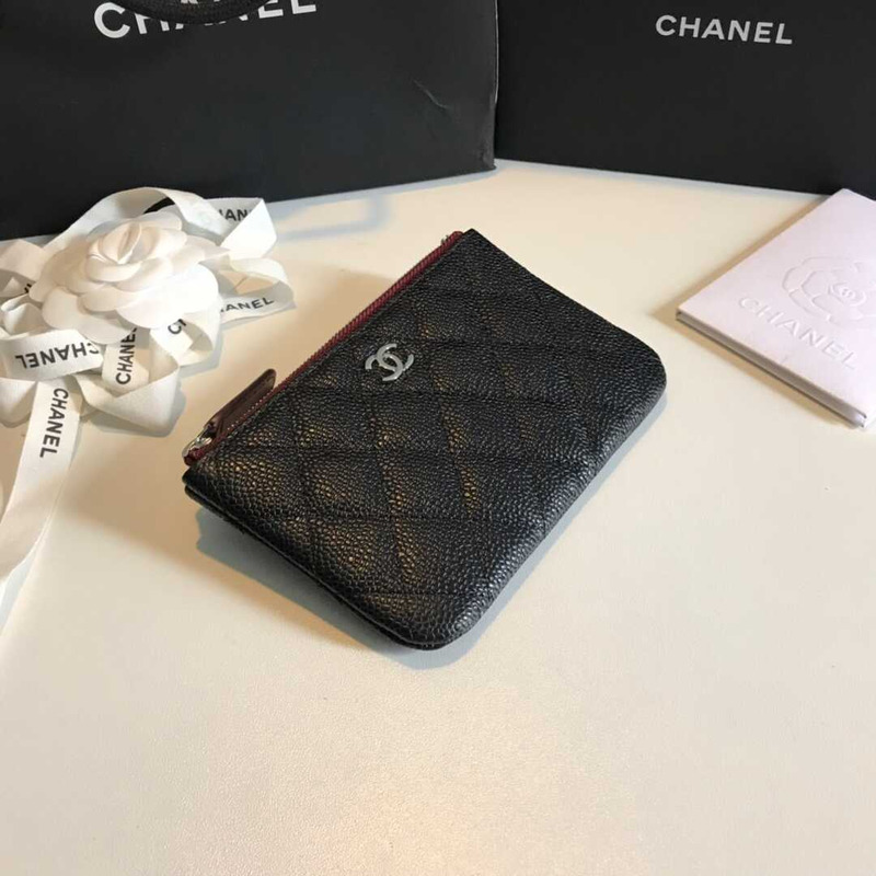 Ch*el caviar wallet black