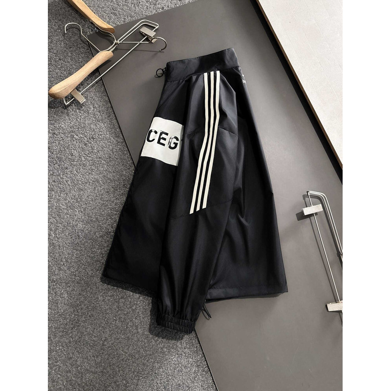 Ba*len*cia*ga zip-up jacket in black