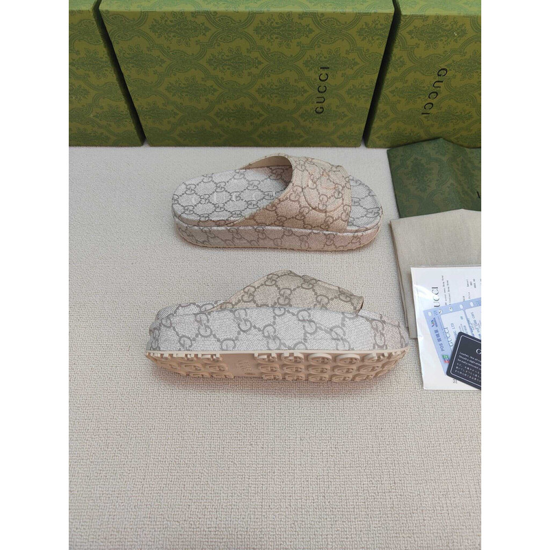 G*u*i slide sandal with interlocking g slides