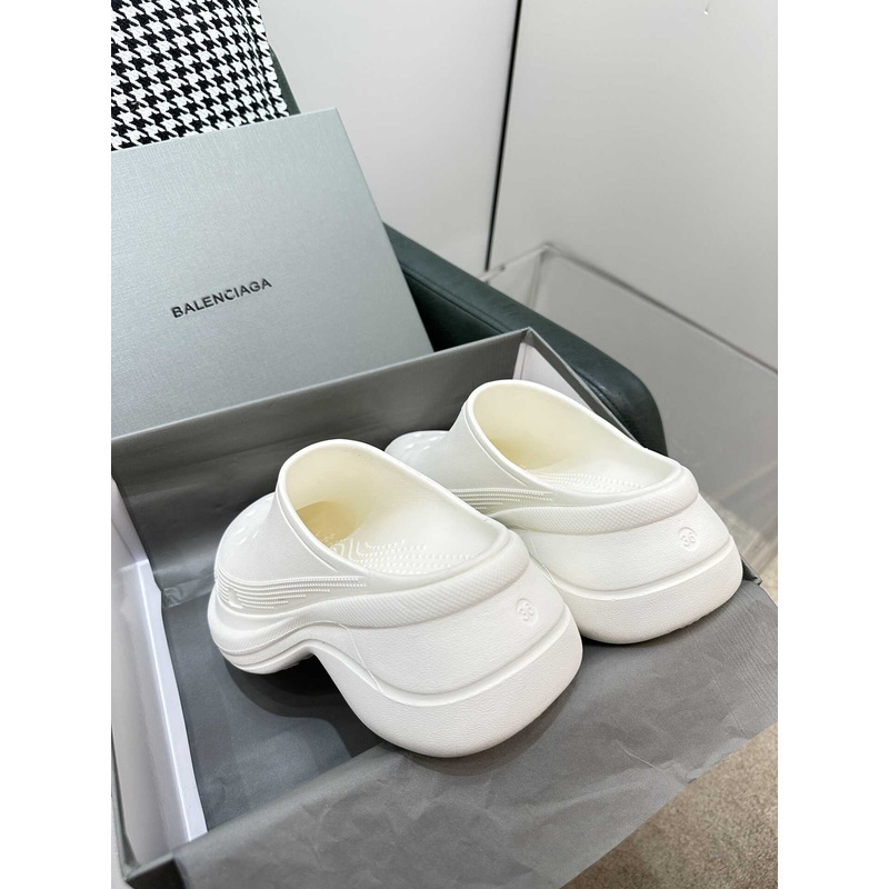 ba*len*cia*ga women\