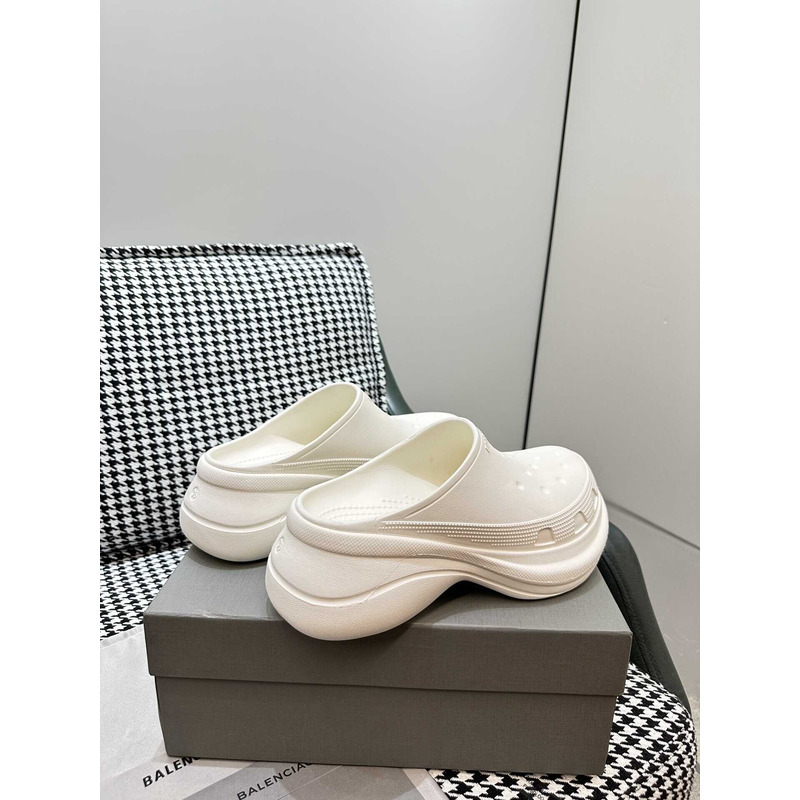 ba*len*cia*ga women\