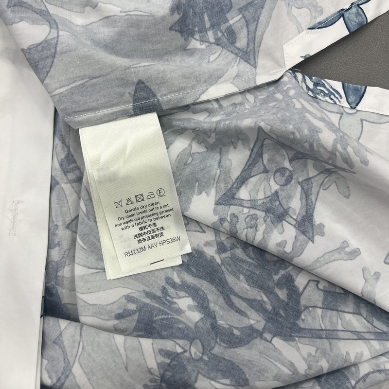 l**is V*t*n graphic short-sleeved cotton shirt