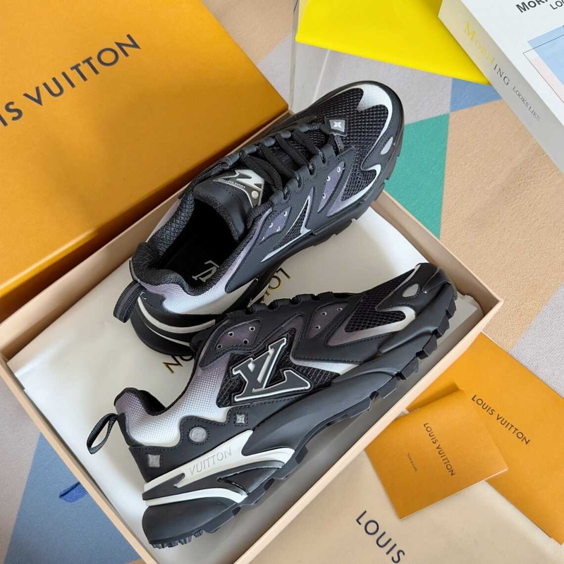 l**is V*t*n runner tatic \