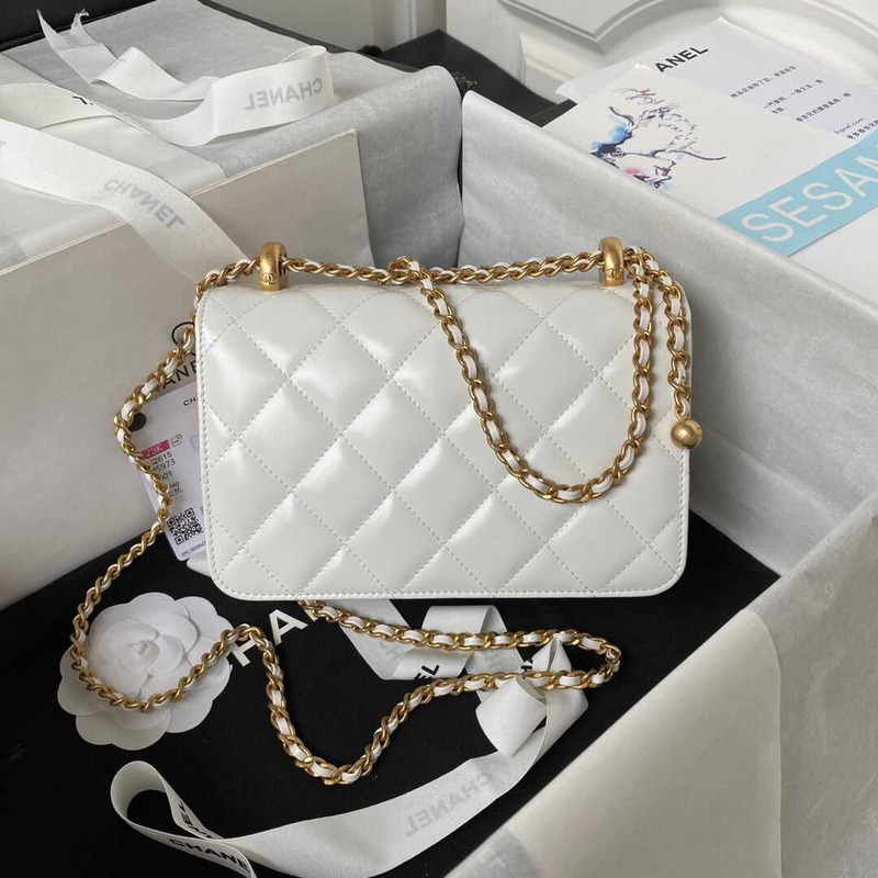 Ch*el classic flap bag in white