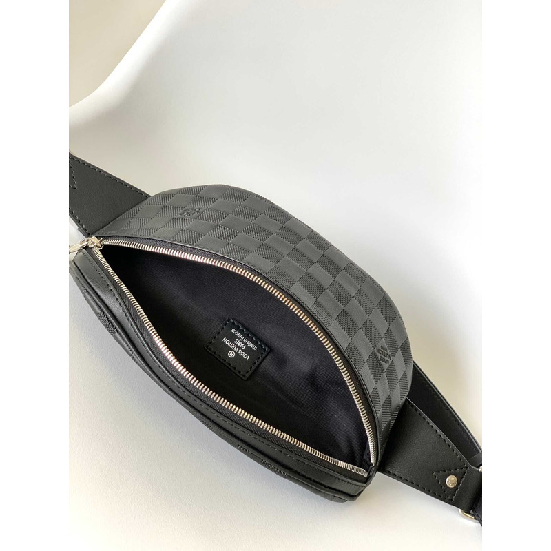 l**is V*t*n campus bumbag