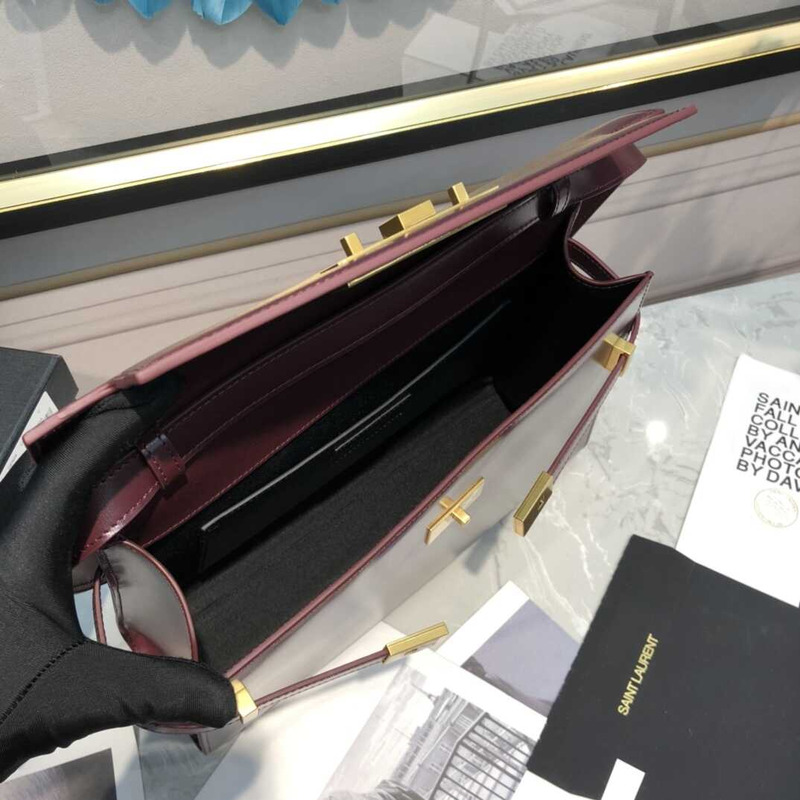 Saint Laurent Manhattan Shoulder Bag Leather