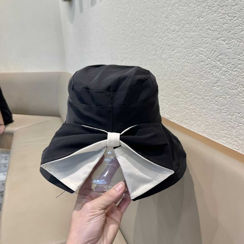 Pra*a large brim sun hat in black