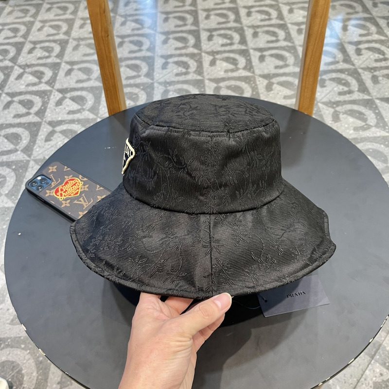 Pra*a bucket hat black