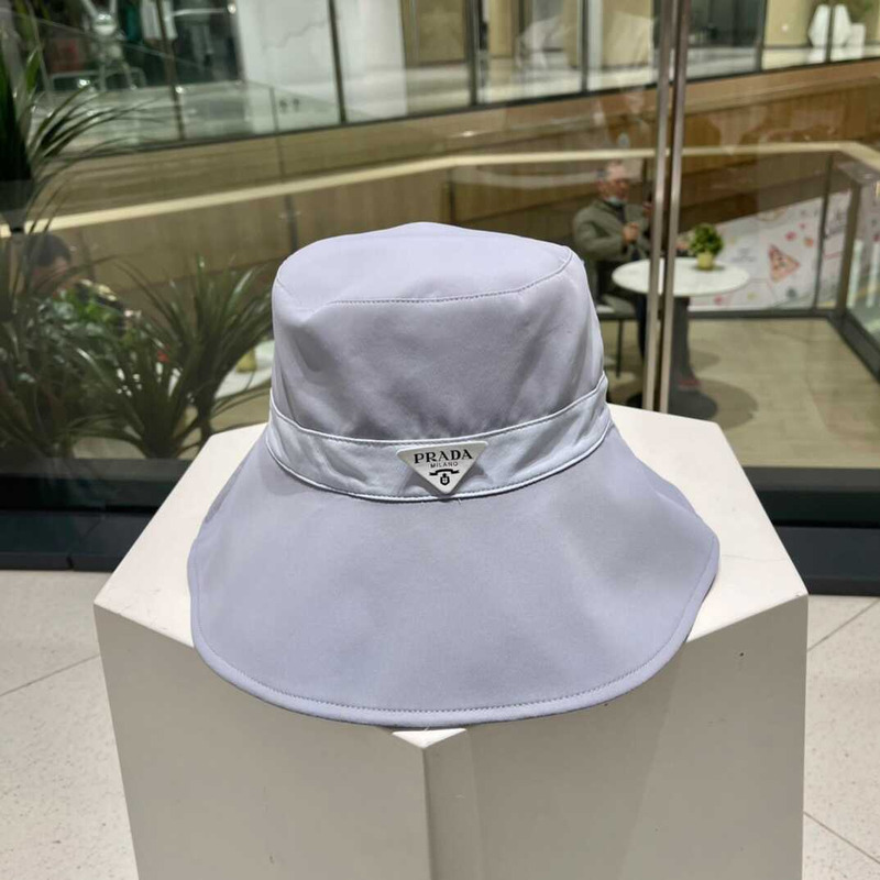 Pra*a bucket hat purple