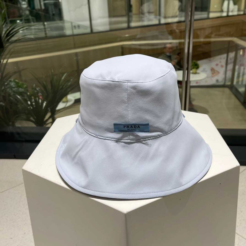 Pra*a bucket hat purple