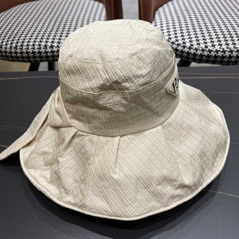 Pra*a wide bucket hat cream