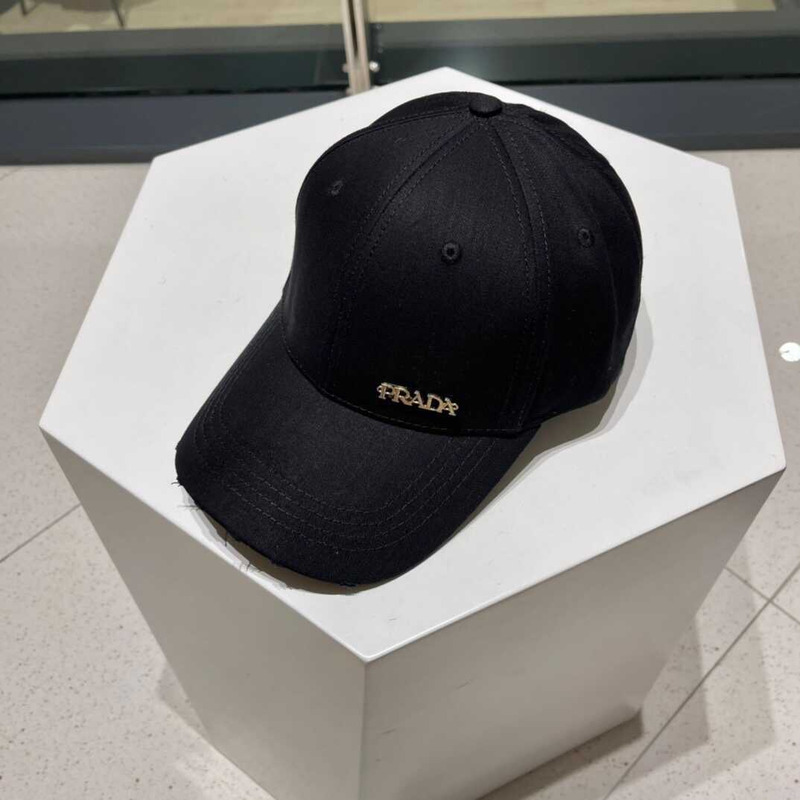 Pra*a  baseball cap in black