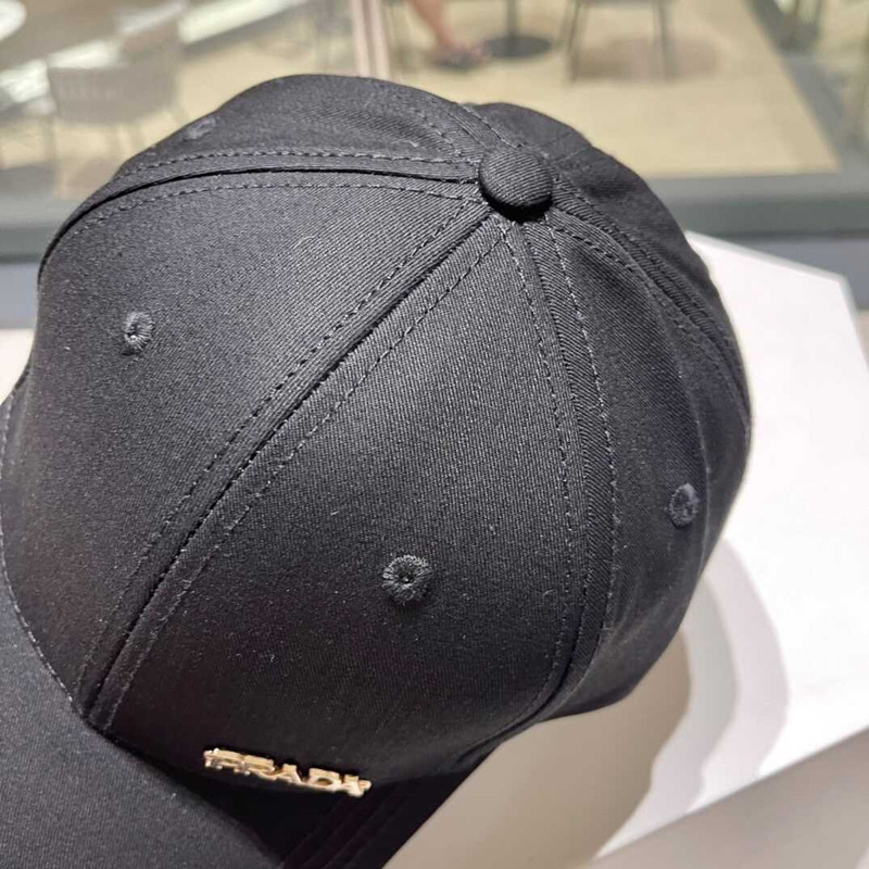 Pra*a  baseball cap in black
