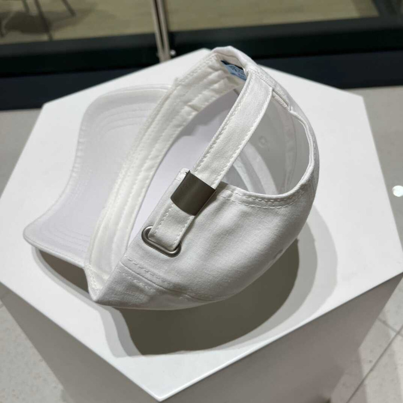 Pra*a baseball cap in white