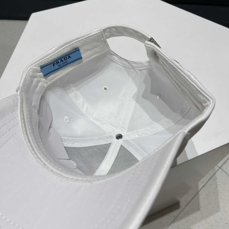 Pra*a baseball cap in white