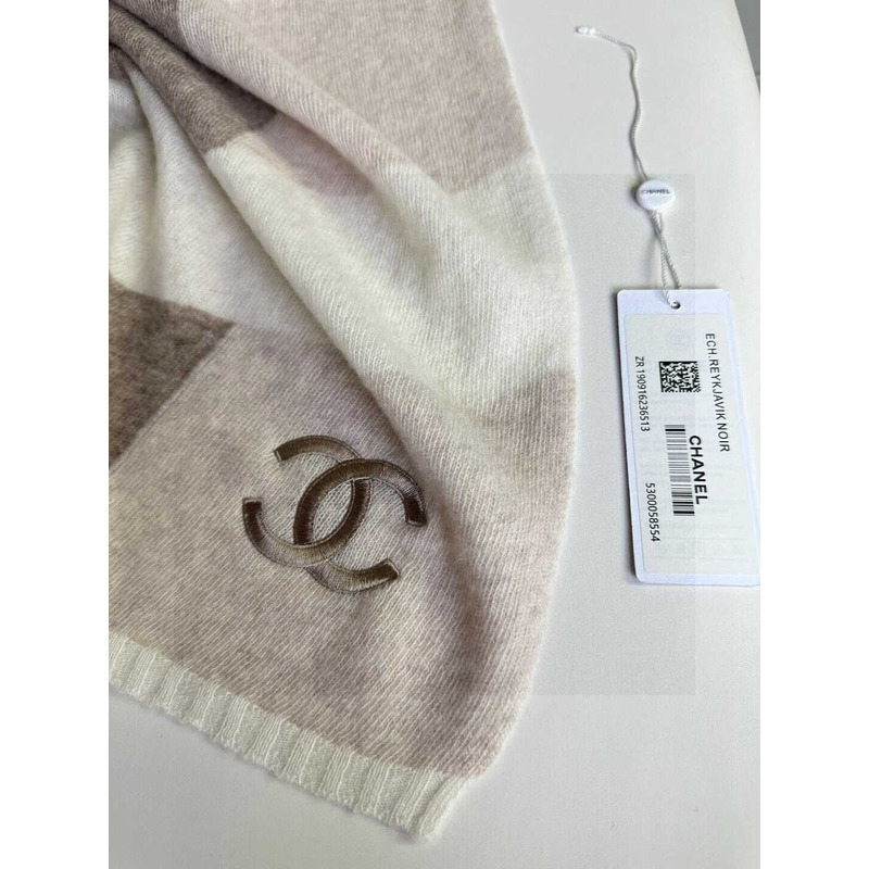 Ch*el cashmere scarf beige