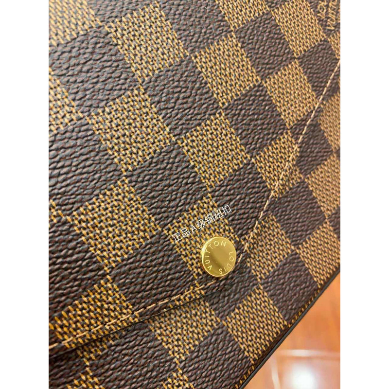 l**is V*t*n felicie pochette monogram canvas wallets