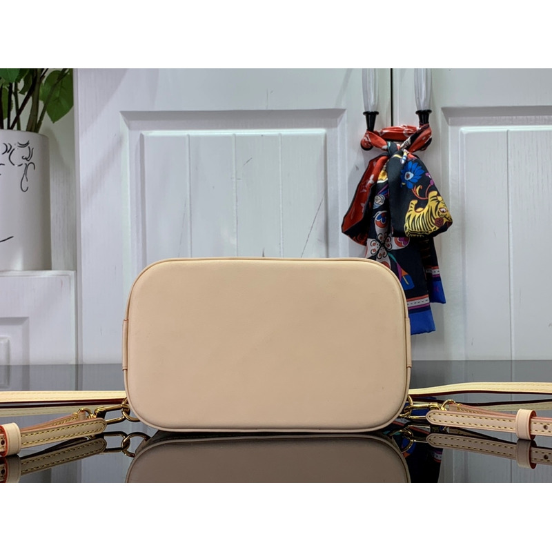 l**is V*t*n monogram canvas alma backpack