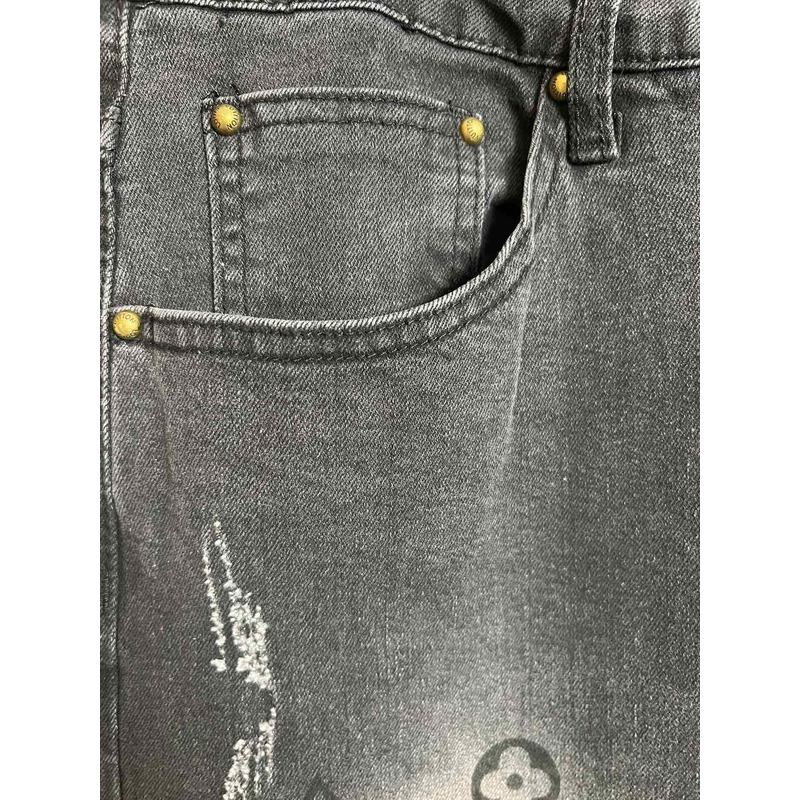 l**is V*t*n unisex clothing pants in black