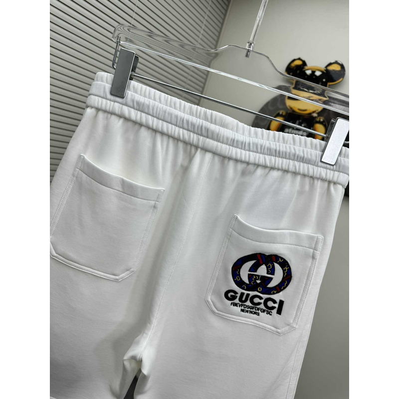 G*u*i logo-print shorts in white