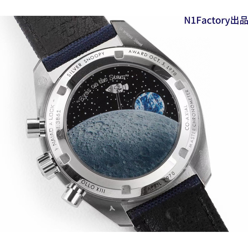 OmegaSpeedmaster Silver Snoopy Award Men\