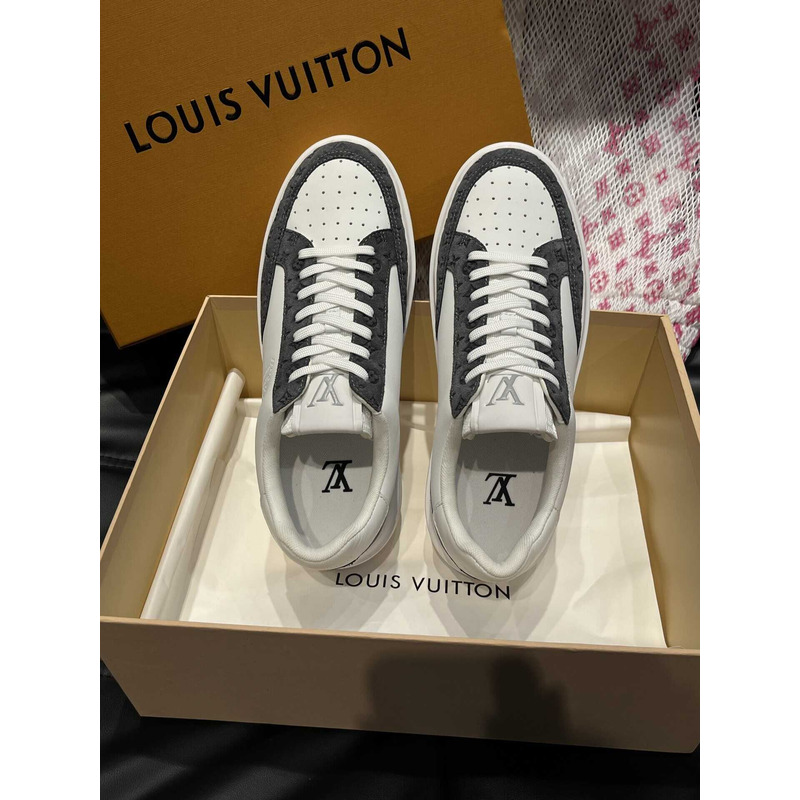 l**is V*t*n beverly hills sneaker