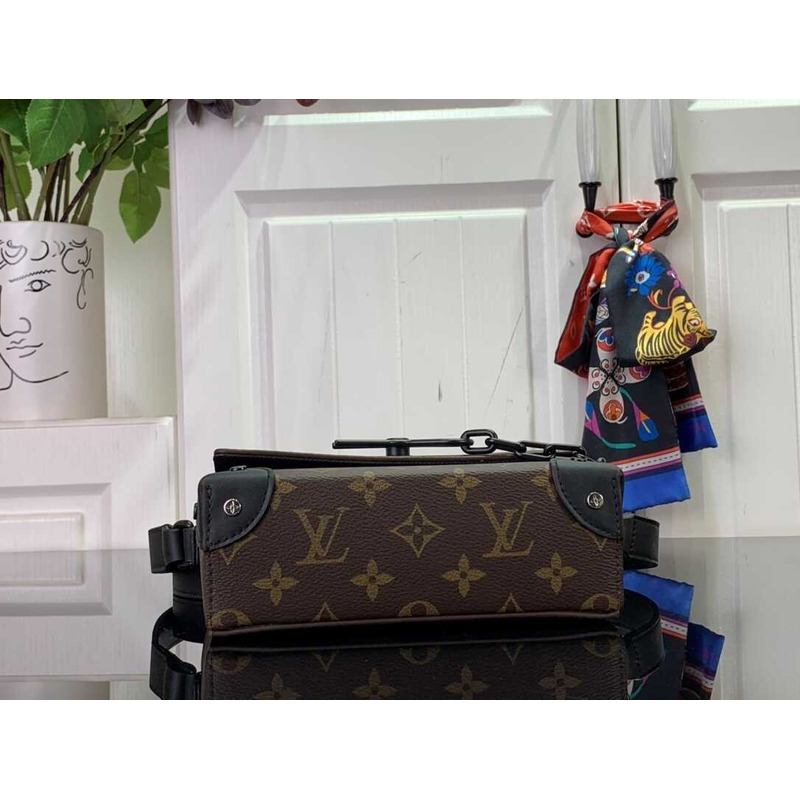 l**is V*t*n steamer wearable wallet in brown