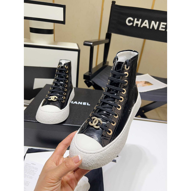 Ch*el sneaker calfskin in black