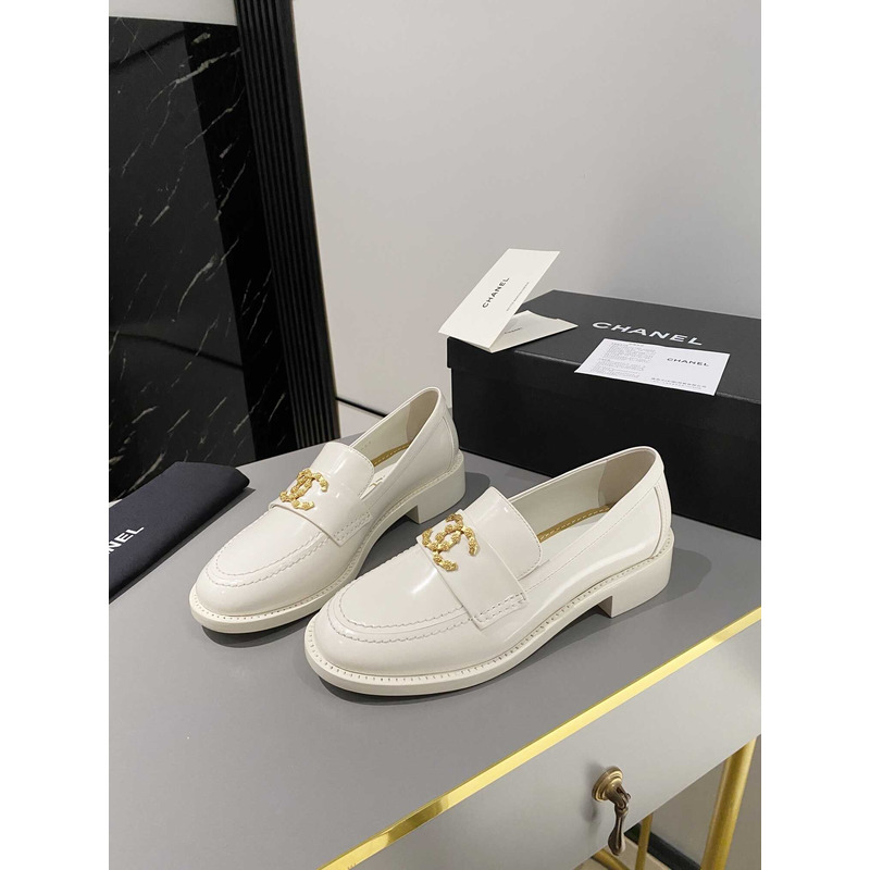 Ch*el moccasins calfskin & metal white