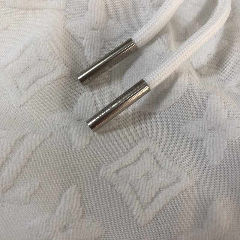 l**is V*t*n damier short white