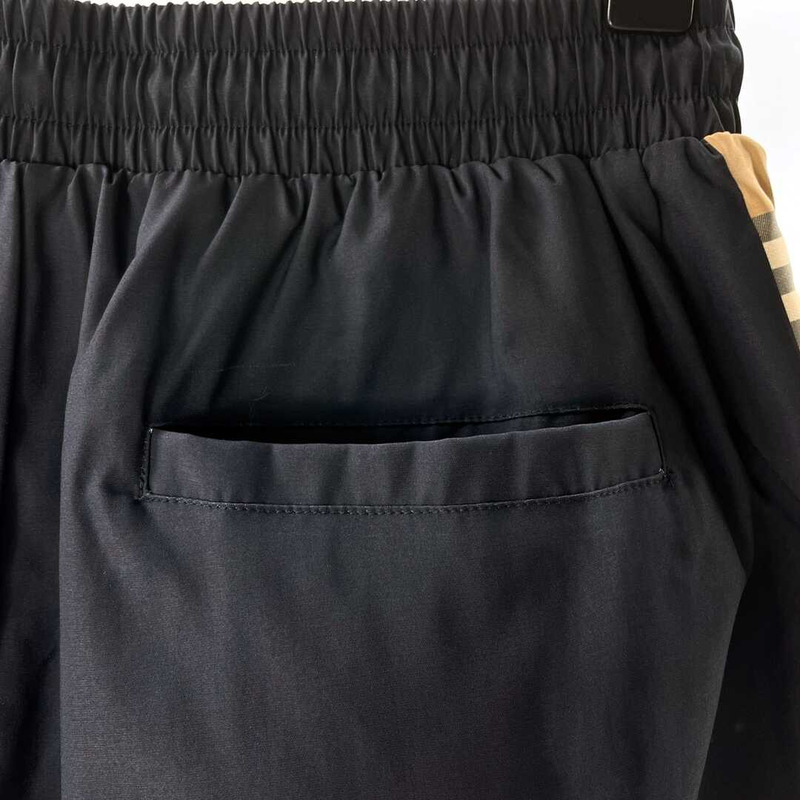 B**rry logo printed short in muticolor