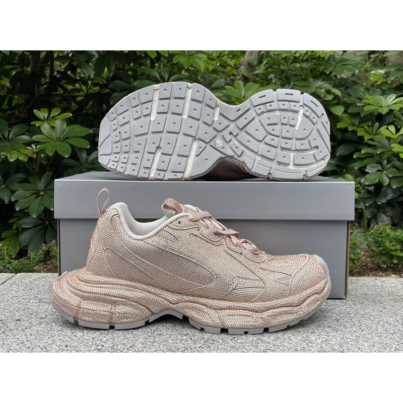 Ba*len*cia*ga 3xl sneaker in off champagne