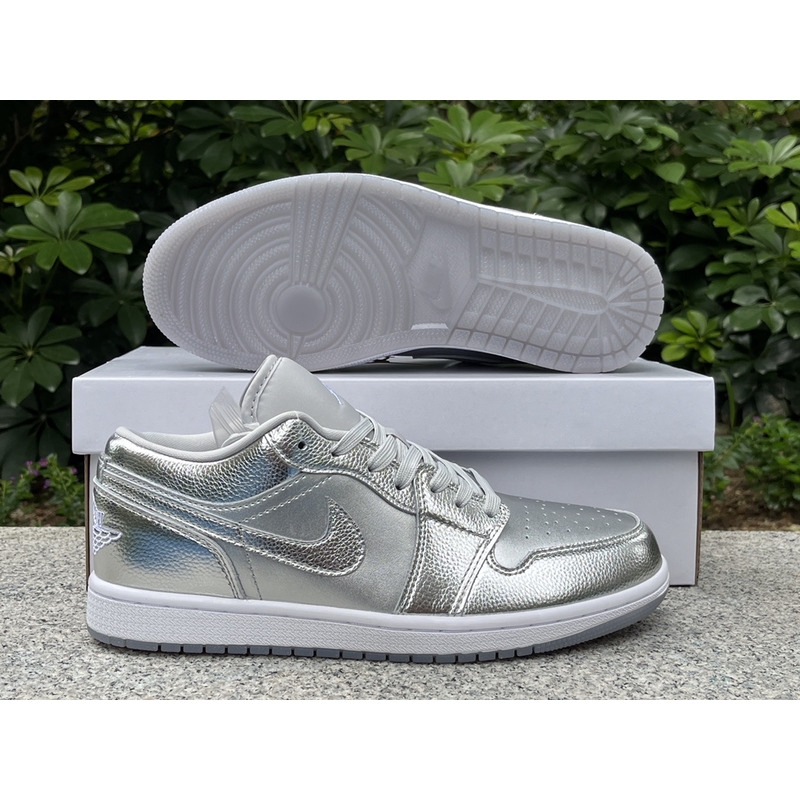 Air Jordan 1 Low SE Shoes Silver