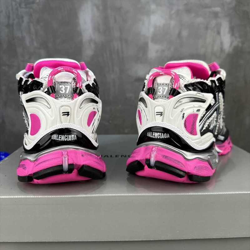 Ba*len*cia*ga runner silvery